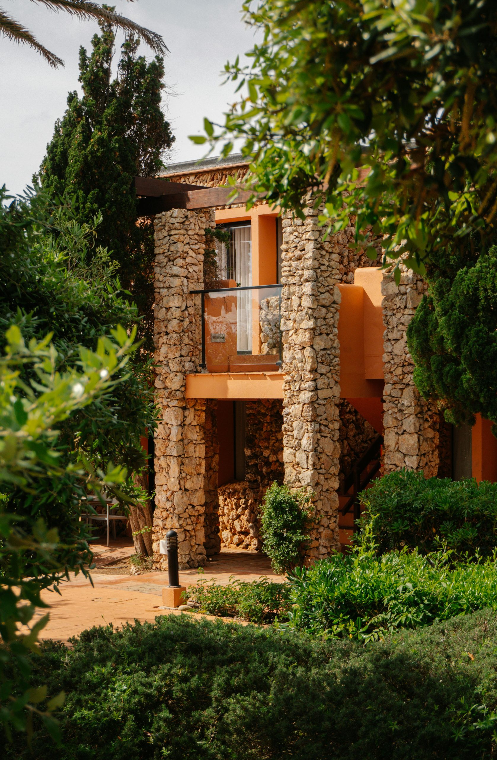 Alójate hoteles boutique, eco-lodges o villas privadas